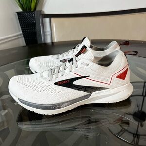 Brooks Ricochet 3 Men’s Running Shoes Sz 10